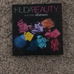 Huda Beauty electric Obsession